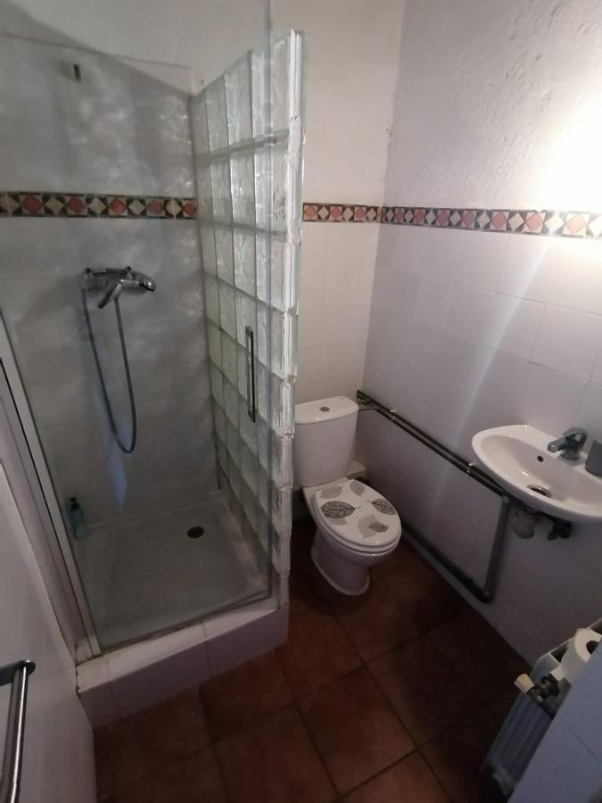 Maset Del Garraf Guest House Olesa de Bonesvalls Ngoại thất bức ảnh