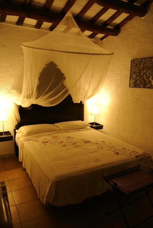Maset Del Garraf Guest House Olesa de Bonesvalls Ngoại thất bức ảnh