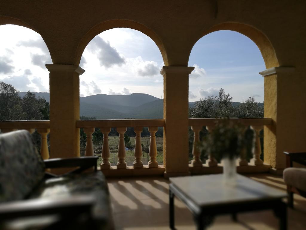 Maset Del Garraf Guest House Olesa de Bonesvalls Ngoại thất bức ảnh