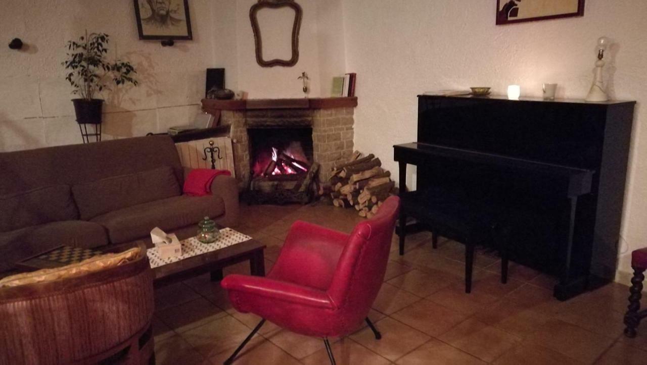 Maset Del Garraf Guest House Olesa de Bonesvalls Ngoại thất bức ảnh